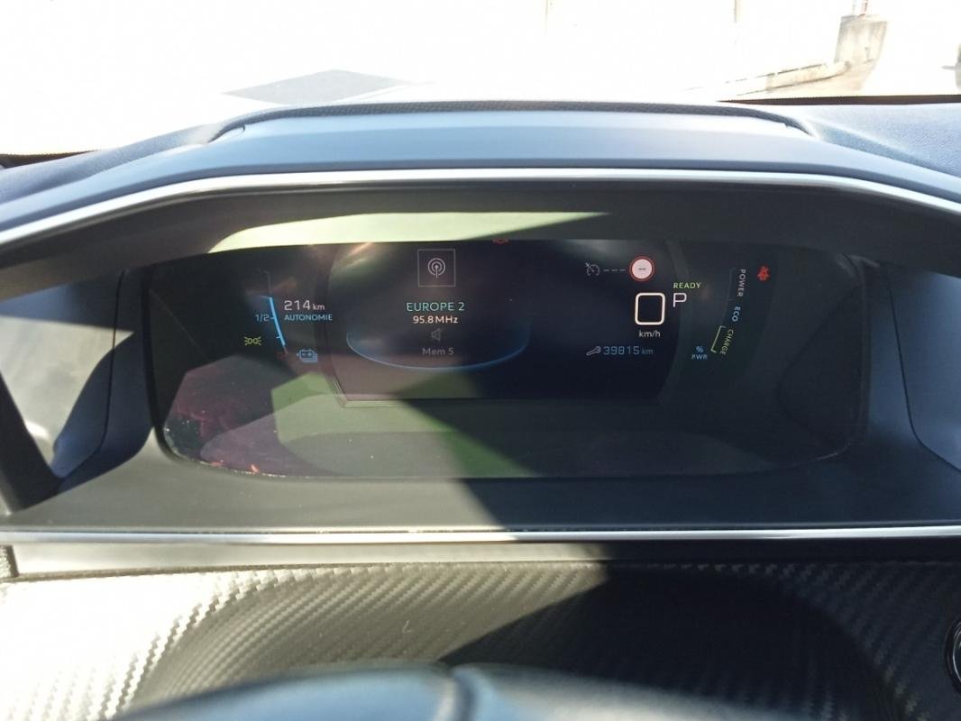 Peugeot E-208 - Photo 17