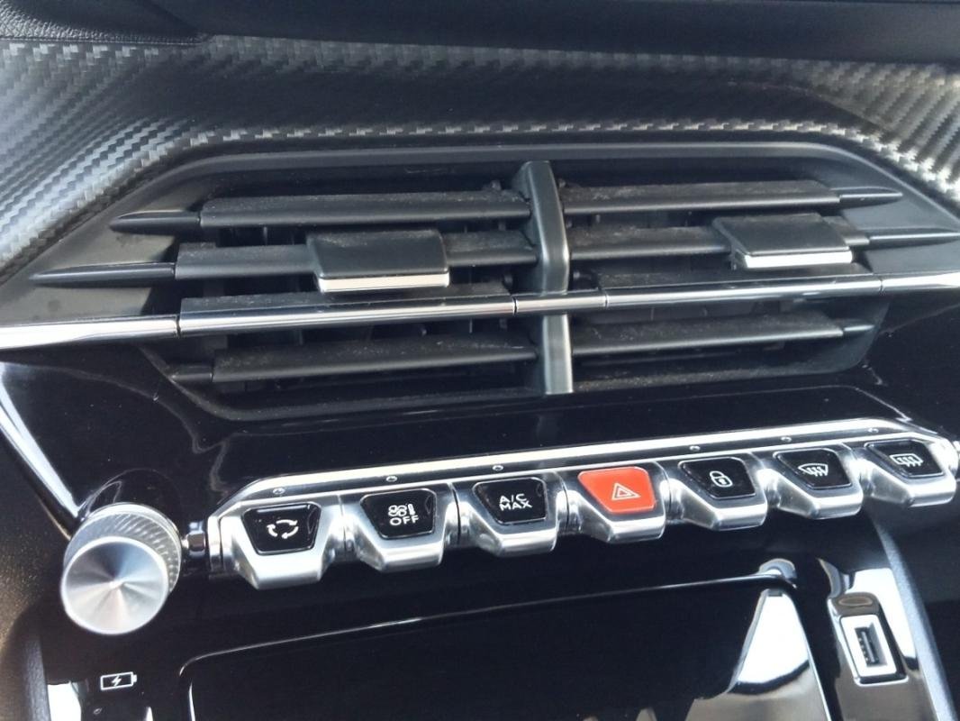 Peugeot E-208 - Photo 23