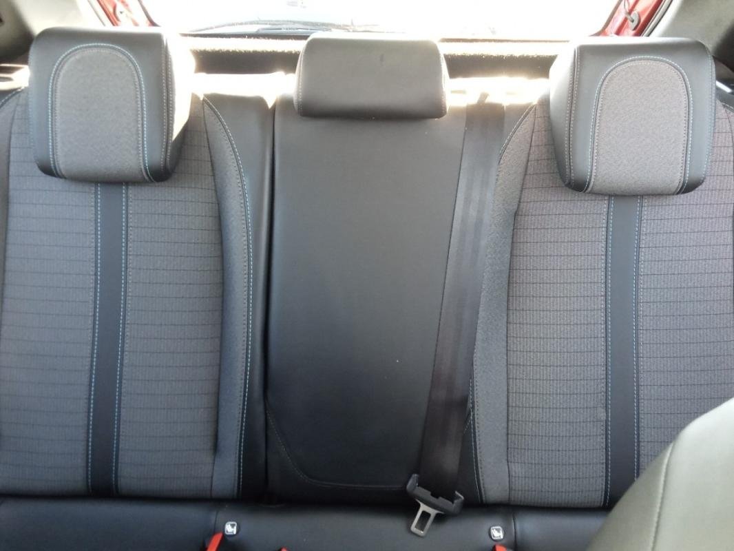 Peugeot E-208 - Photo 29
