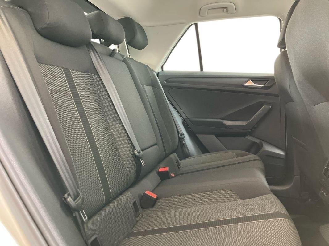 Volkswagen T-Roc - Photo 23