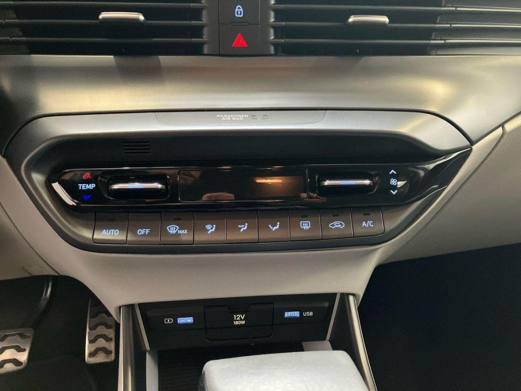 Hyundai Accent - Photo 19