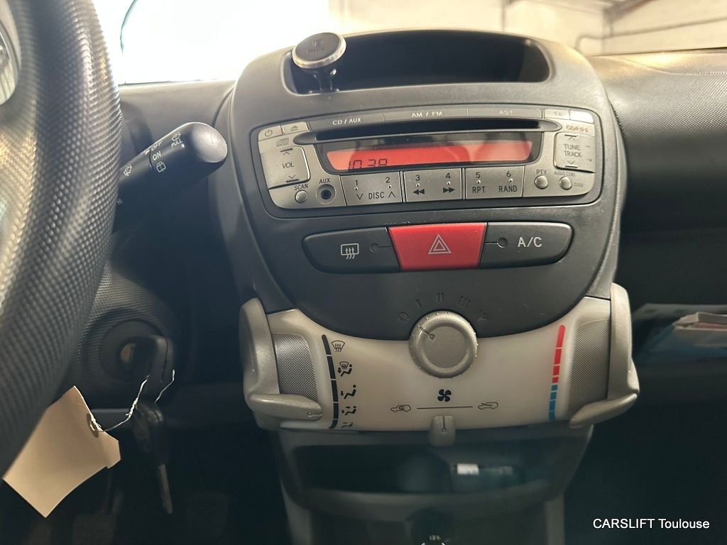 Toyota Aygo - Photo 14
