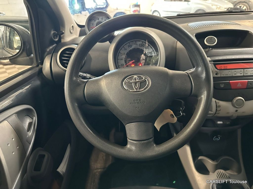 Toyota Aygo - Photo 9