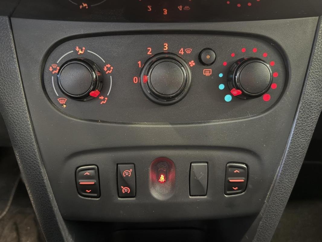 Dacia Sandero - Photo 19