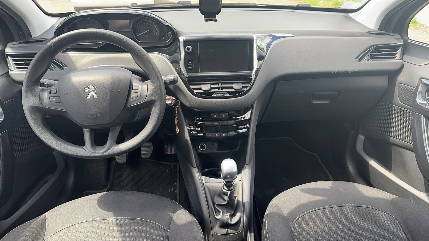 Peugeot 208 - Photo 11