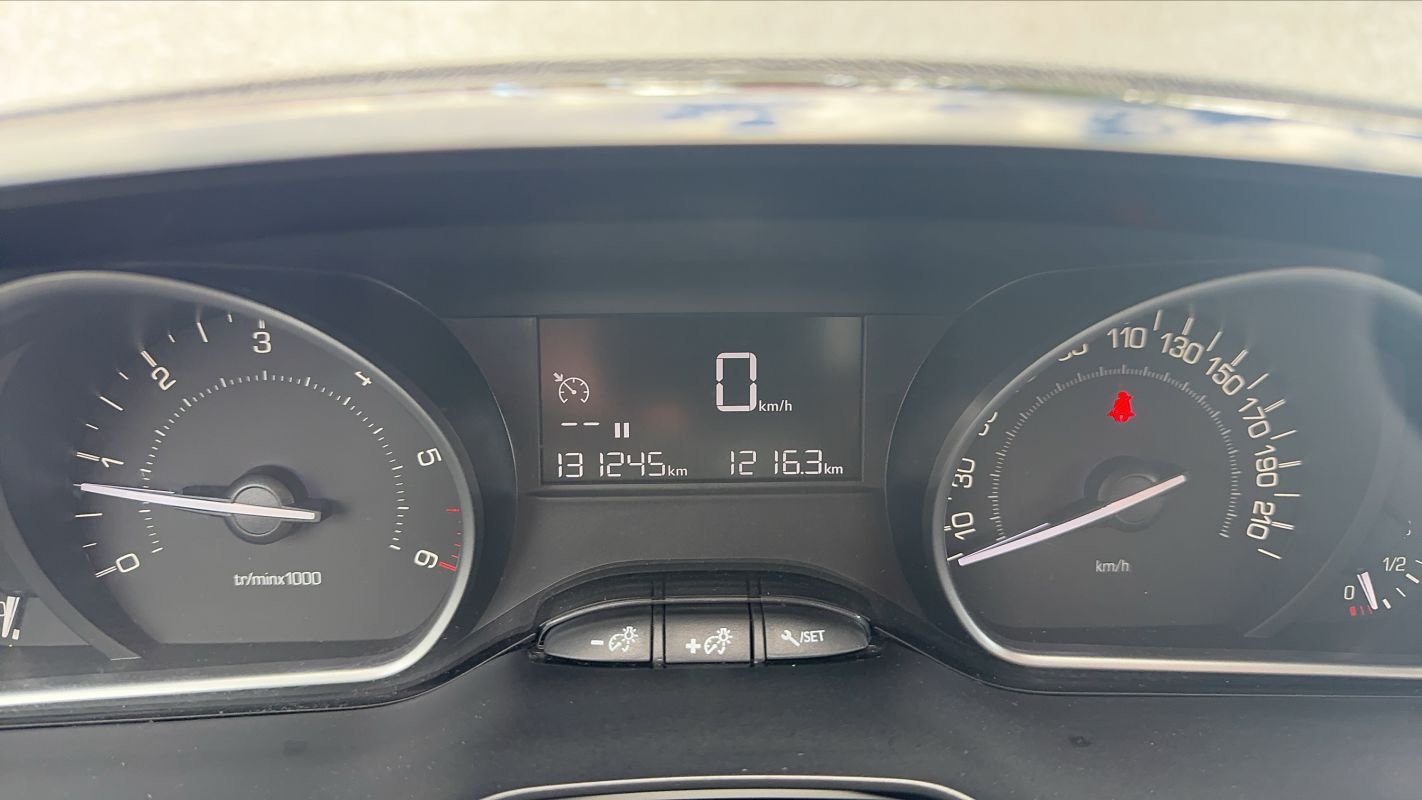 Peugeot 208 - Photo 12