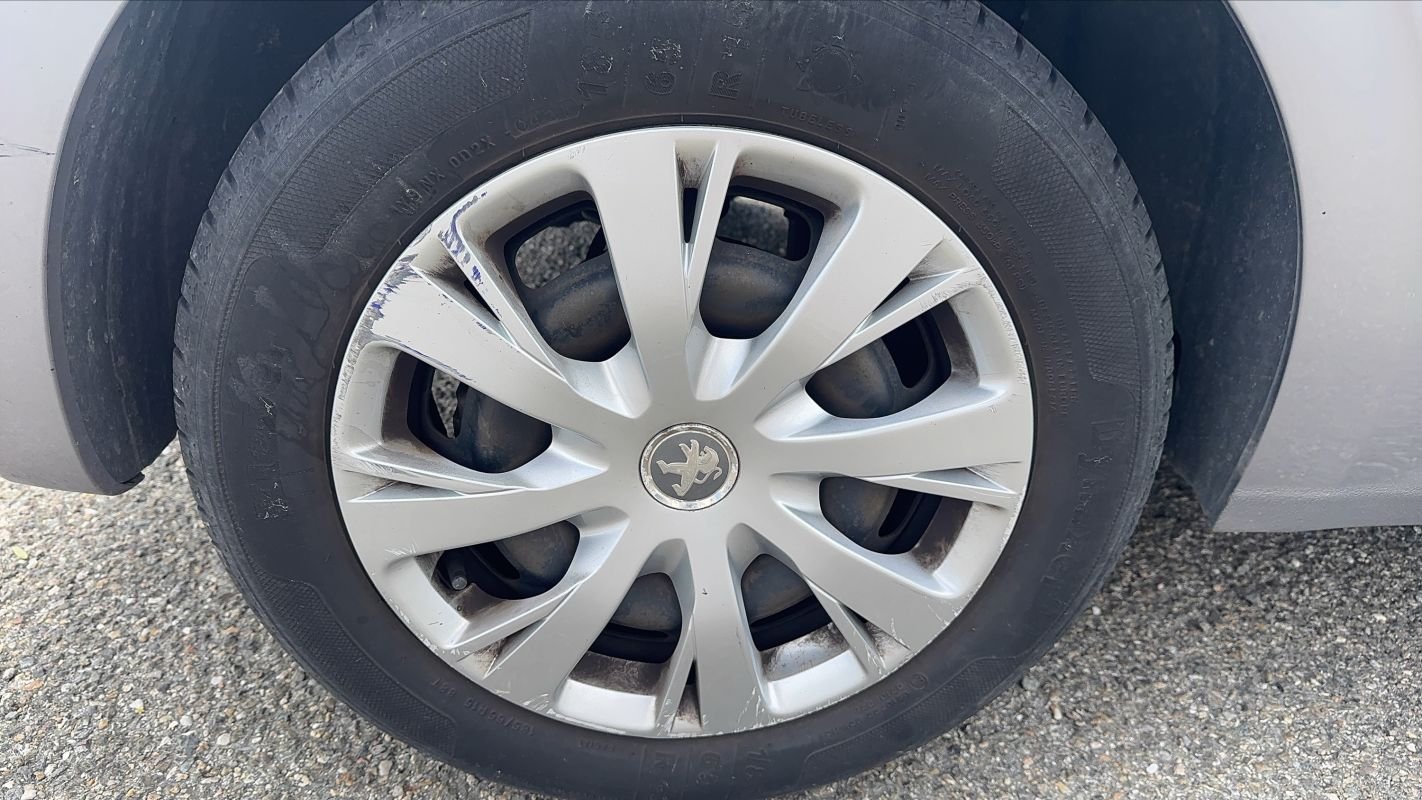 Peugeot 208 - Photo 16