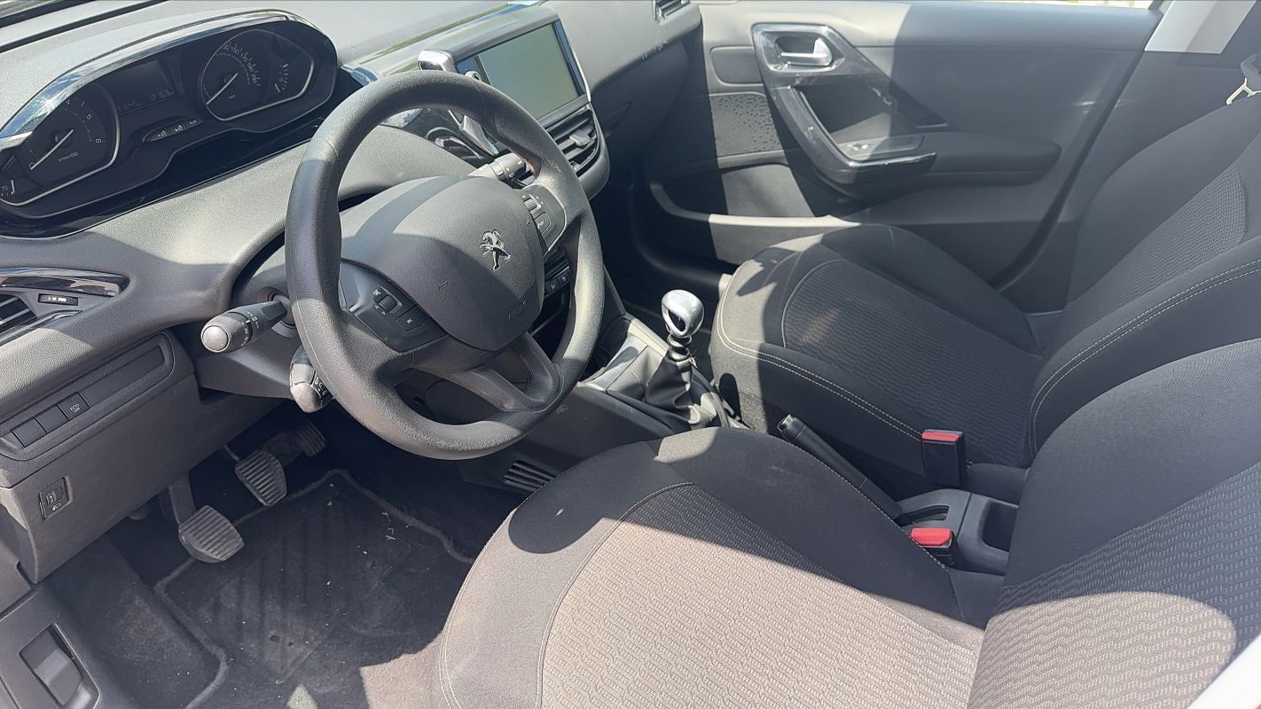 Peugeot 208 - Photo 8