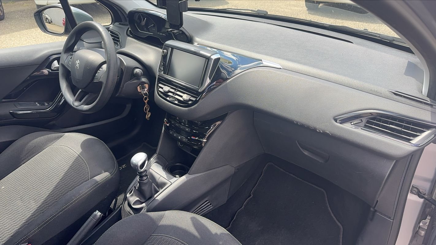 Peugeot 208 - Photo 10