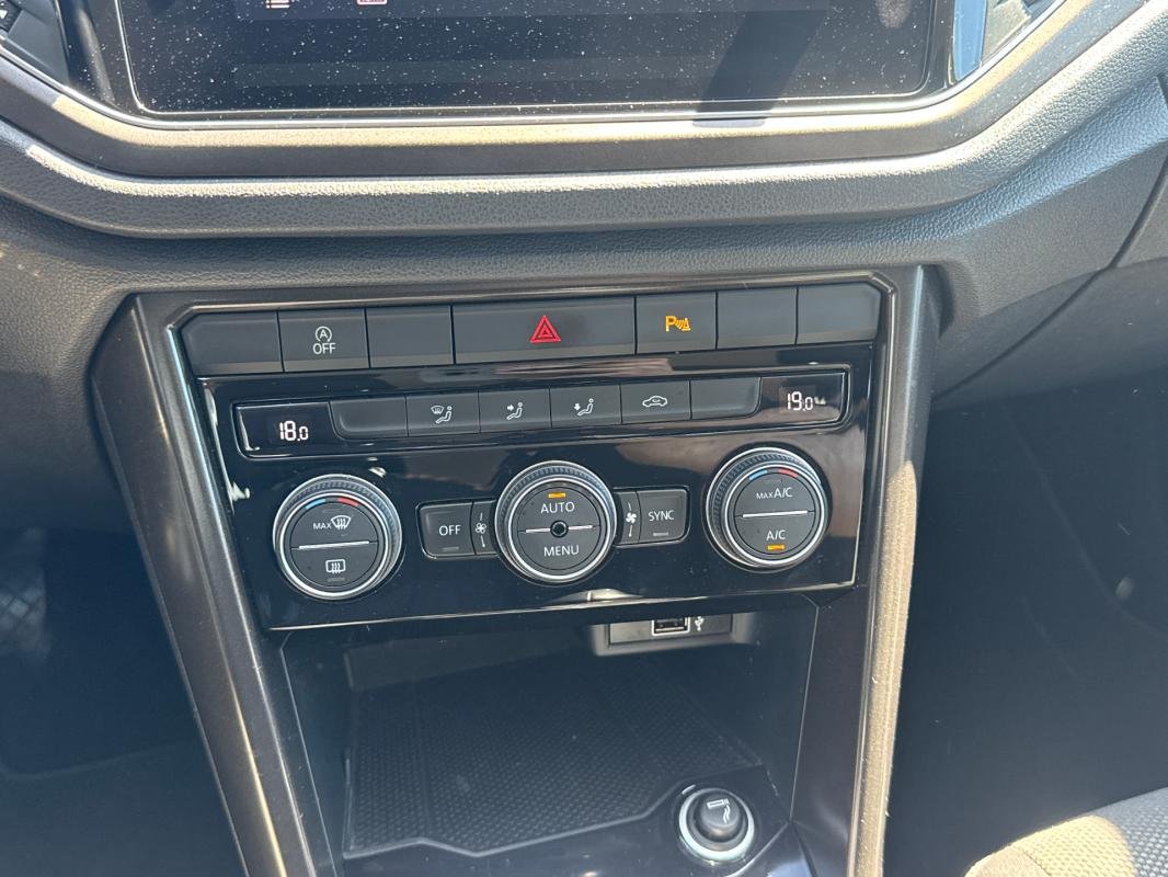 Volkswagen T-Roc - Photo 11