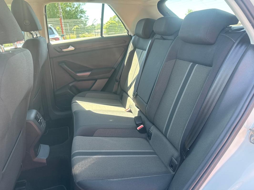 Volkswagen T-Roc - Photo 16