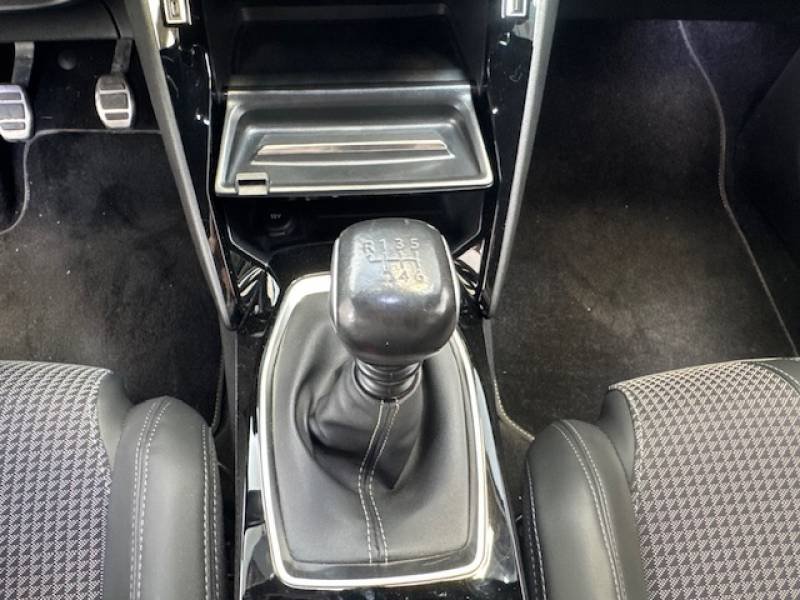 Peugeot 2008 - Photo 11