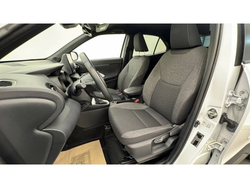 Toyota Yaris - Photo 9