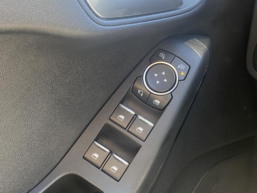 Ford Fiesta - Photo 18