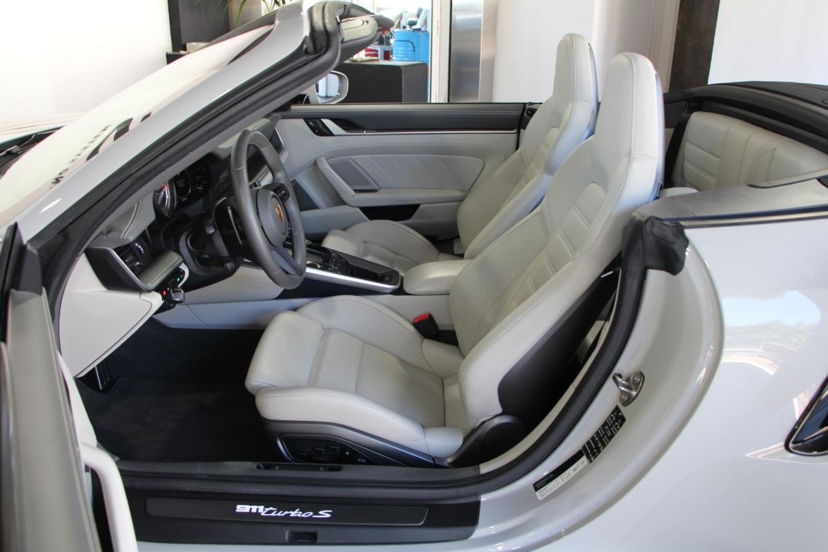 Porsche 911 - Photo 12