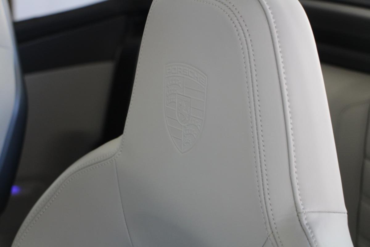 Porsche 911 - Photo 18