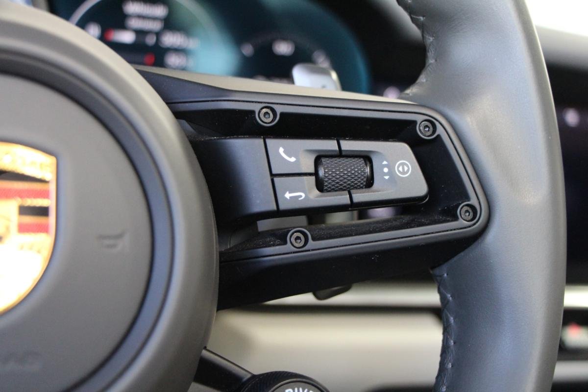 Porsche 911 - Photo 36