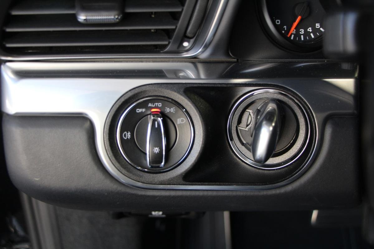Porsche 911 - Photo 15