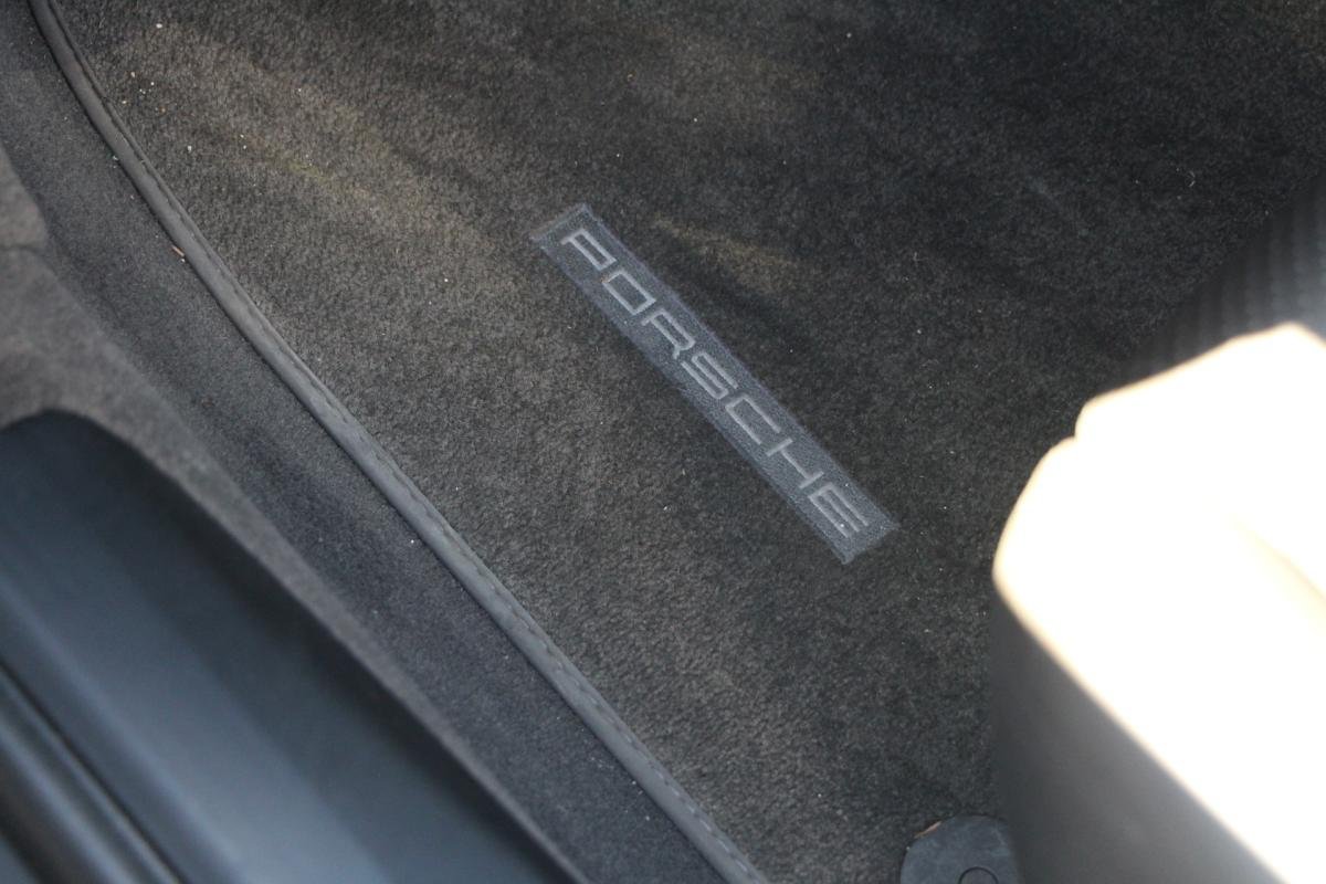 Porsche 911 - Photo 32