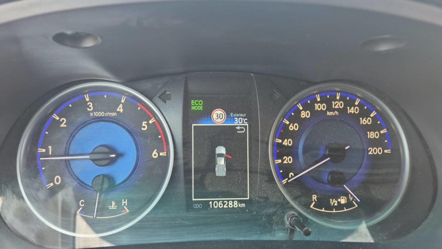 Toyota Hilux - Photo 12