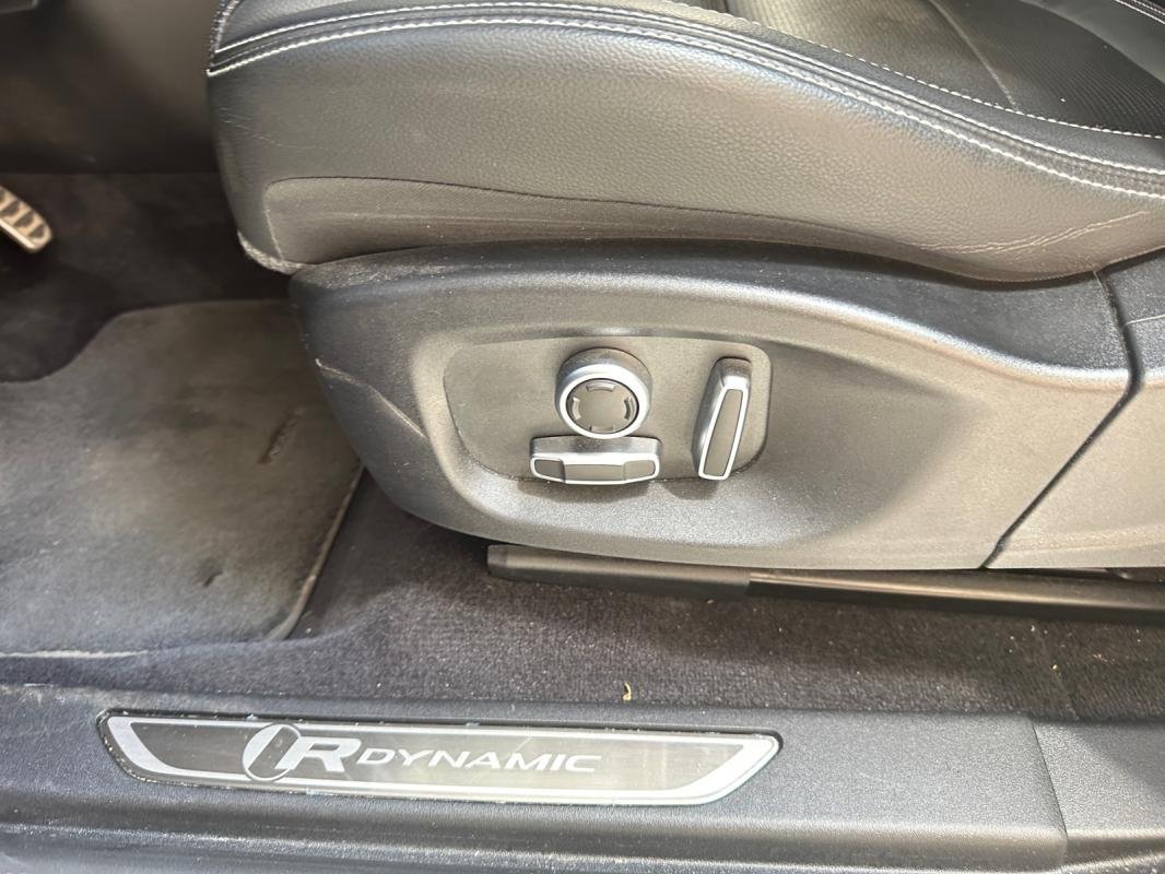 Jaguar E-PACE - Photo 12