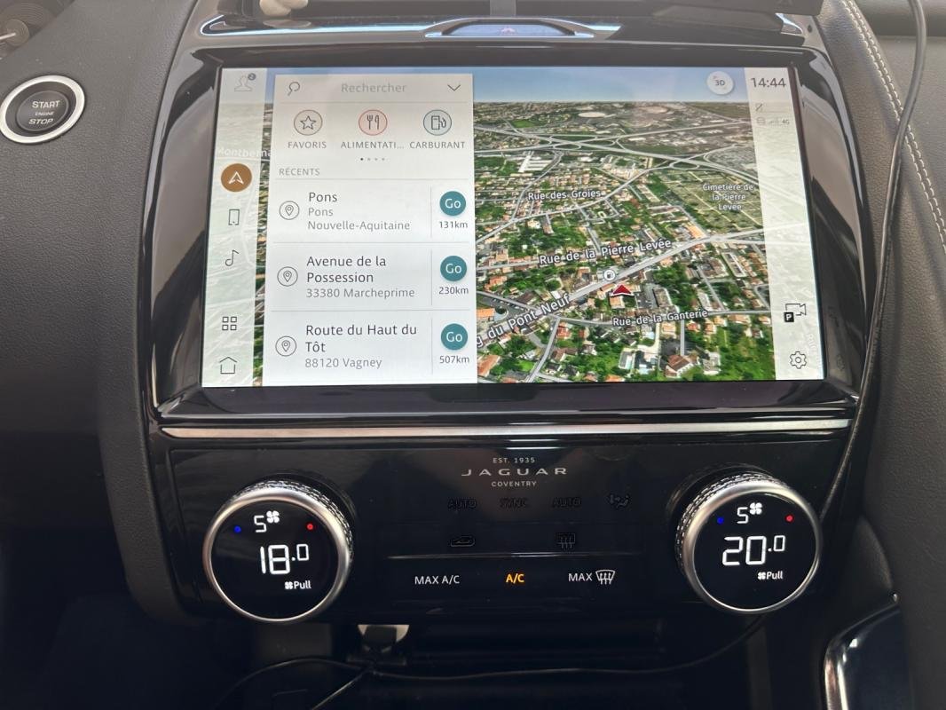 Jaguar E-PACE - Photo 13