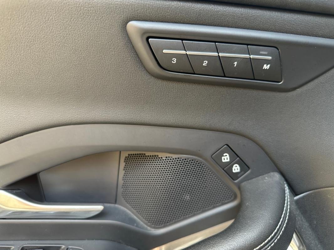 Jaguar E-PACE - Photo 16