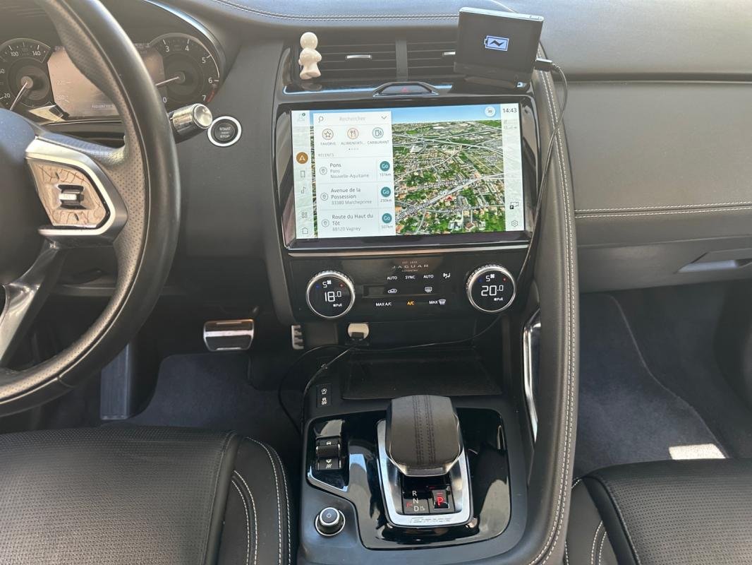 Jaguar E-PACE - Photo 10
