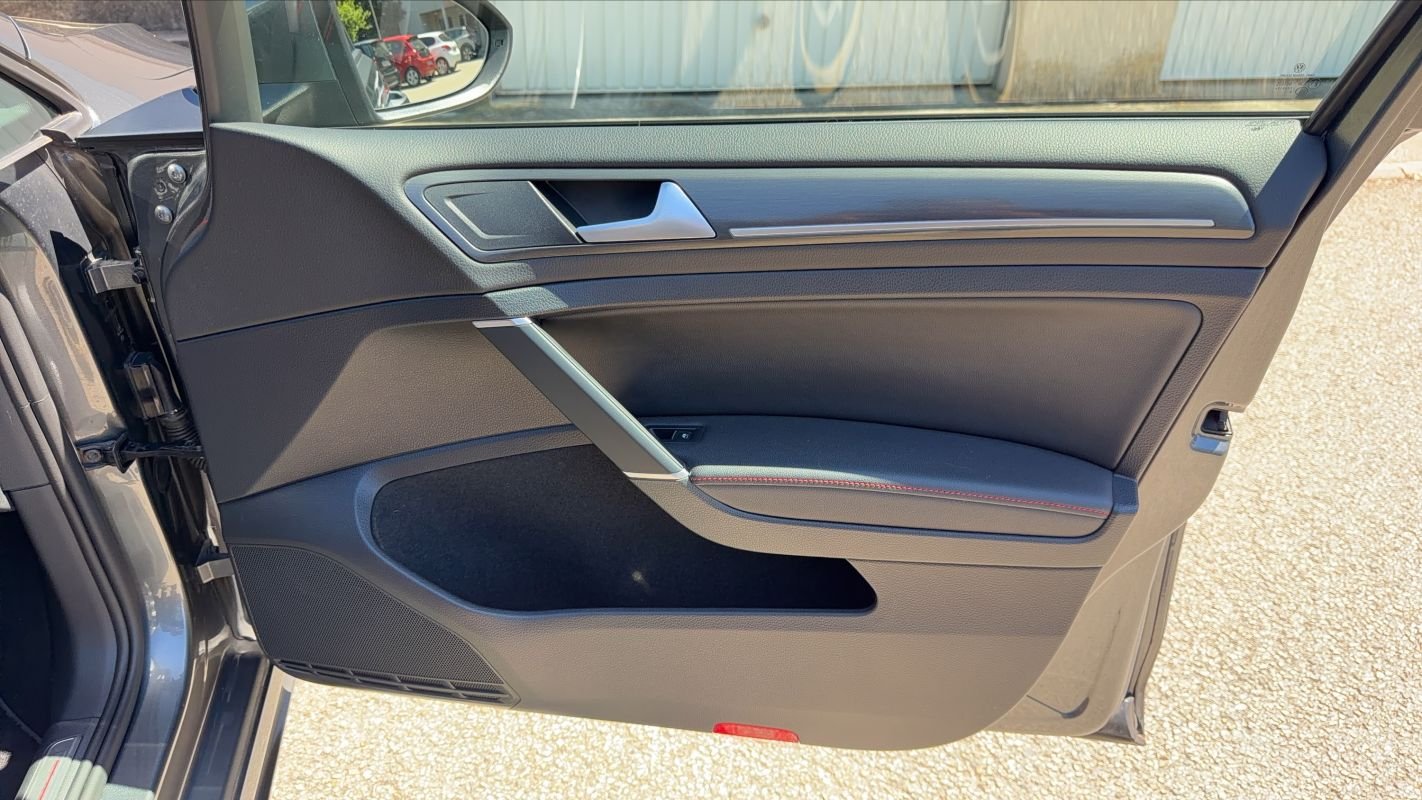Volkswagen Golf - Photo 24
