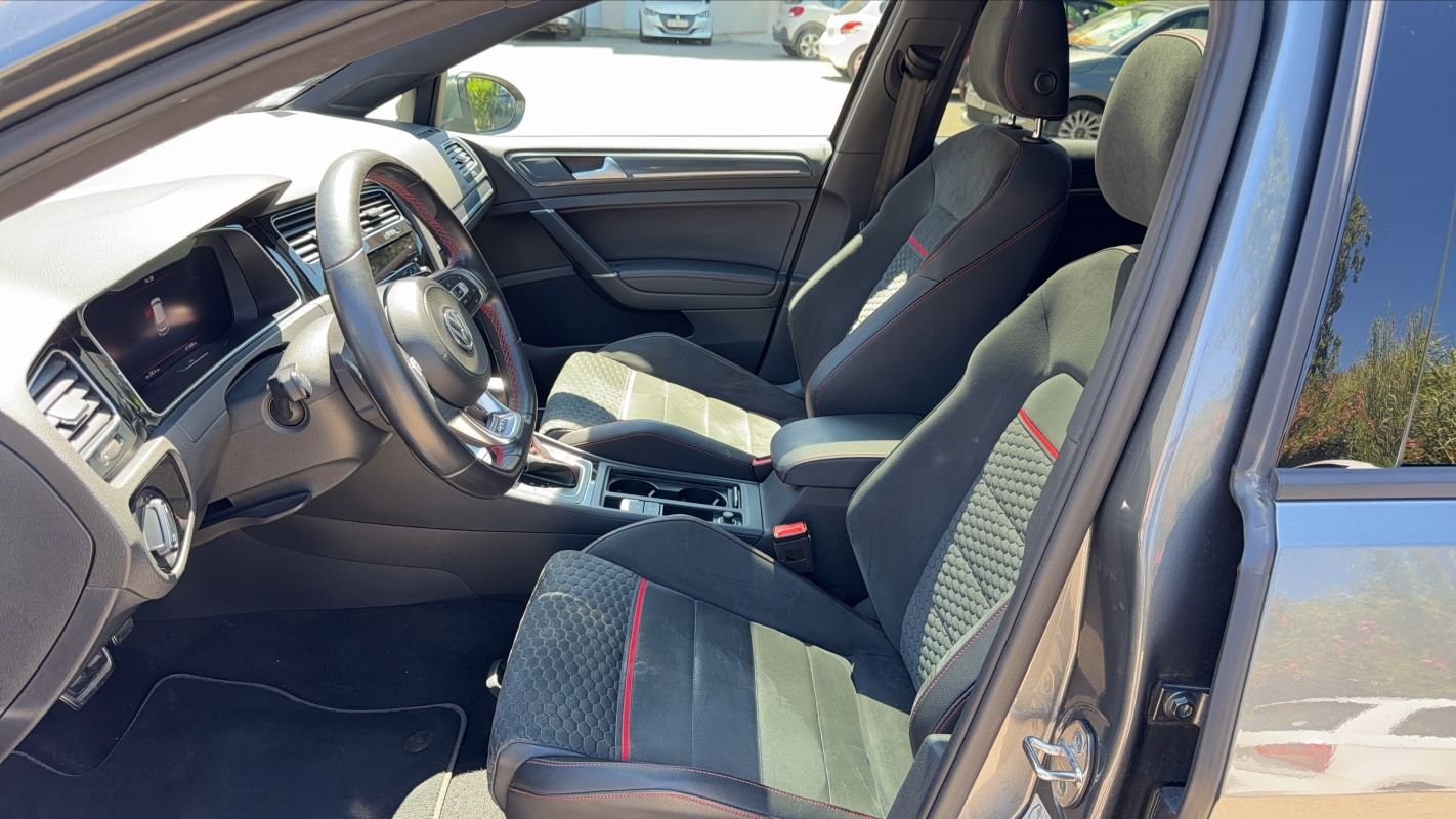Volkswagen Golf - Photo 26