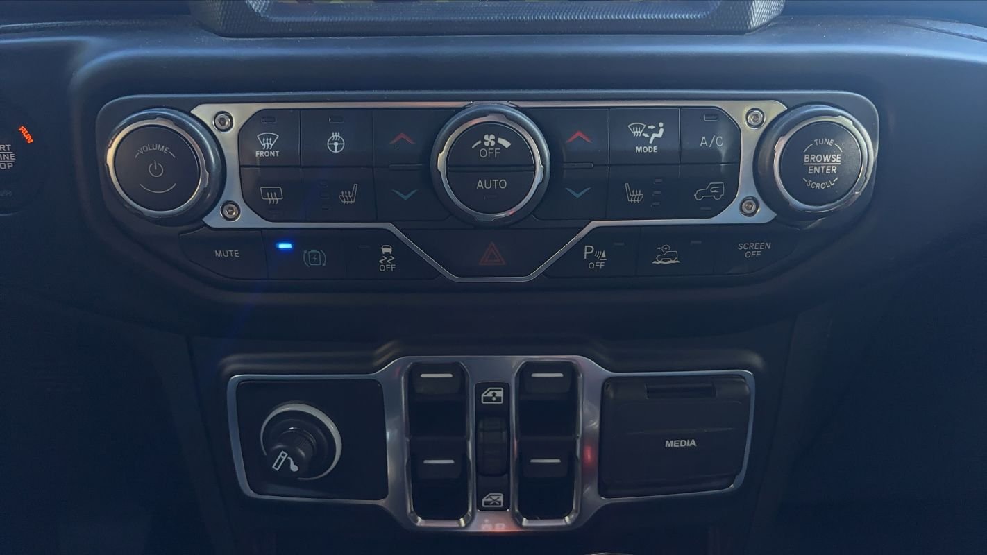 Jeep Wrangler - Photo 13