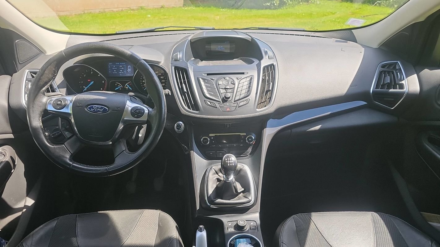 Ford Kuga - Photo 11