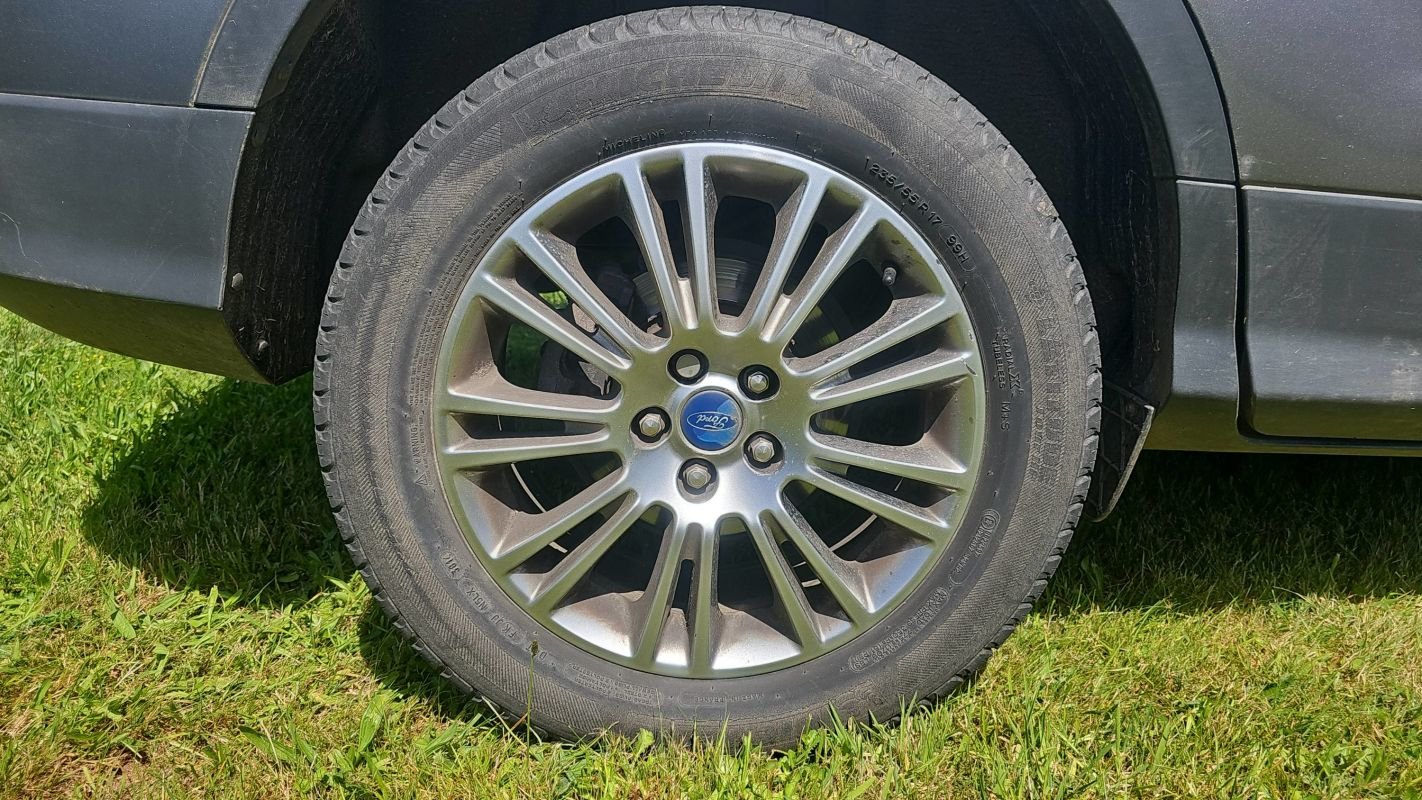 Ford Kuga - Photo 16
