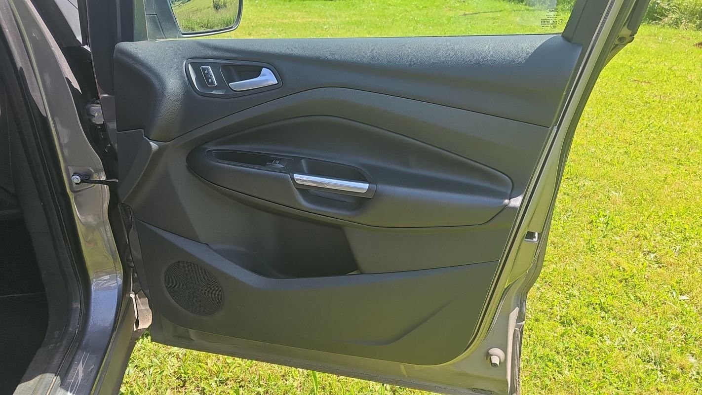 Ford Kuga - Photo 22