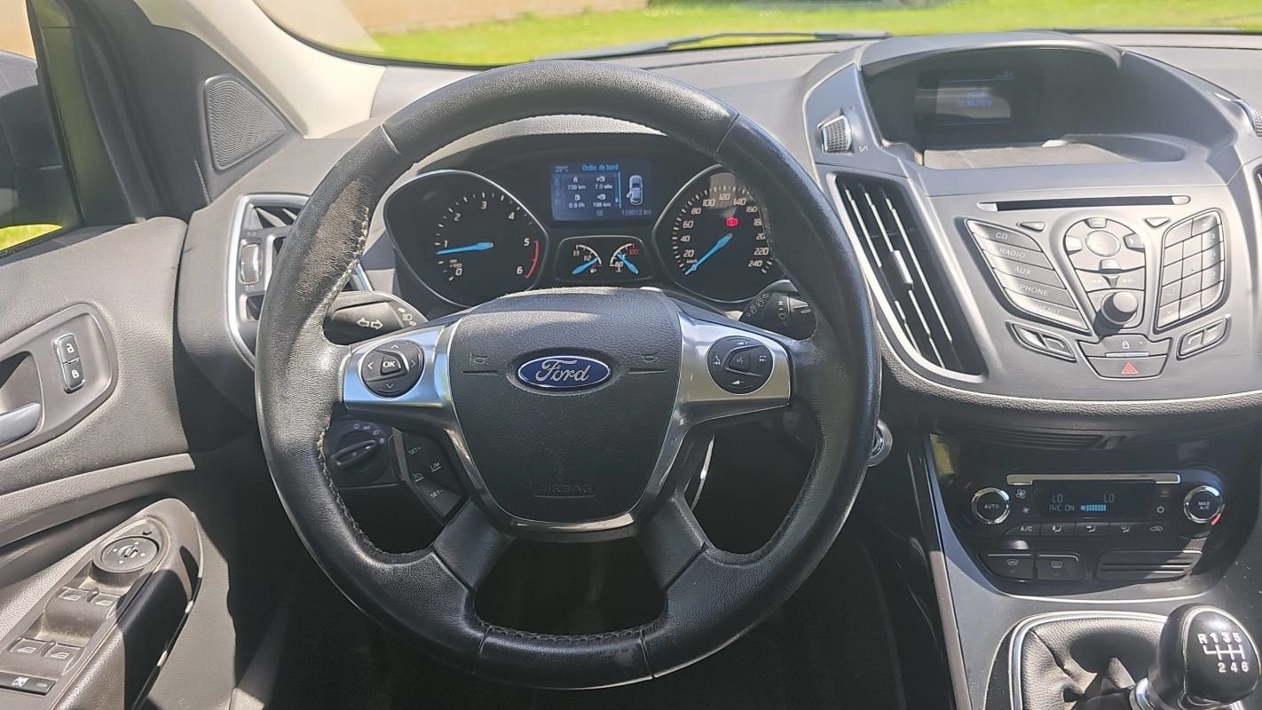 Ford Kuga - Photo 24