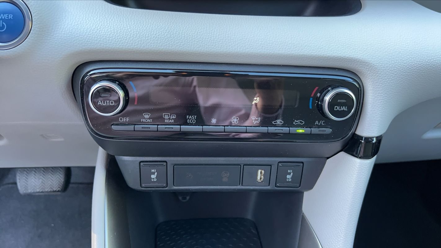 Toyota Yaris - Photo 13