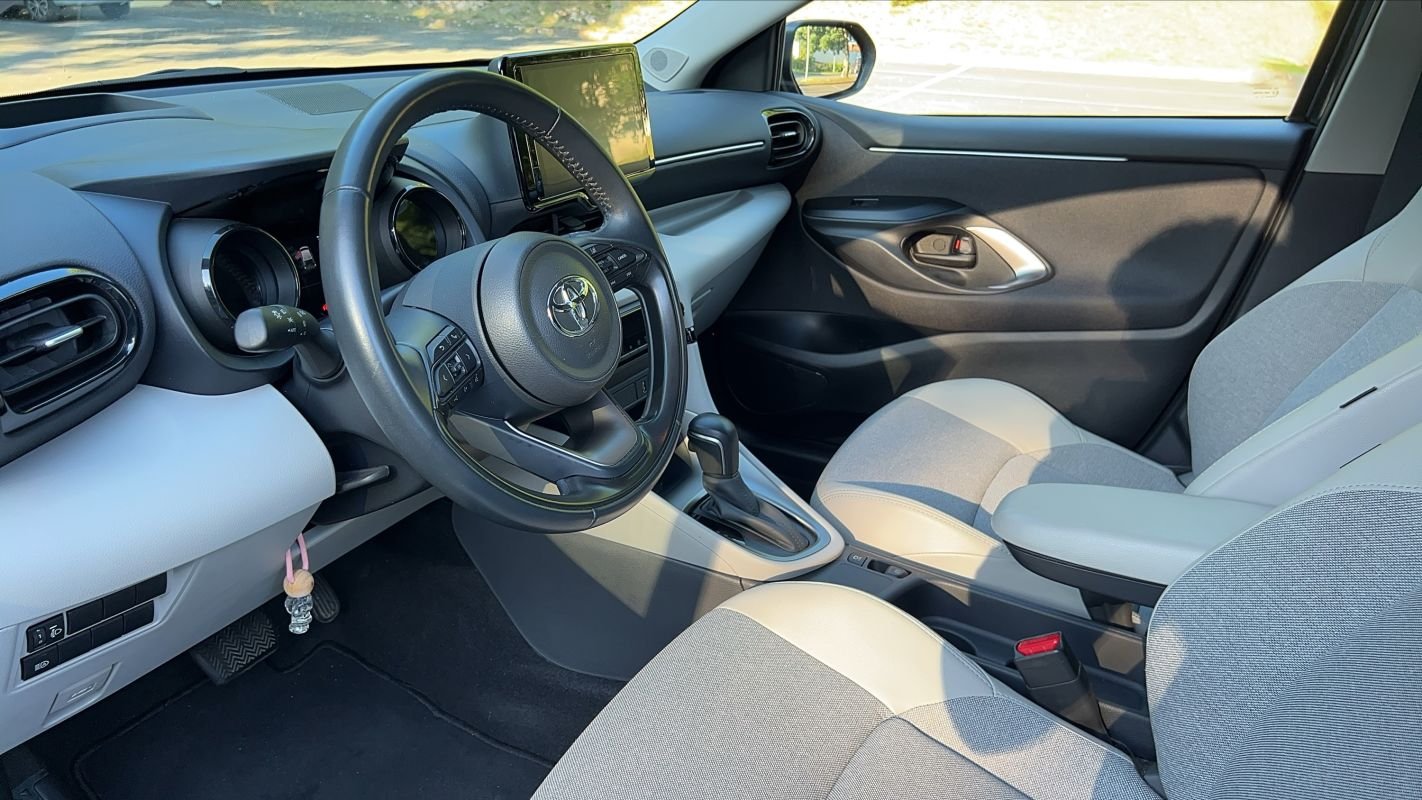 Toyota Yaris - Photo 8