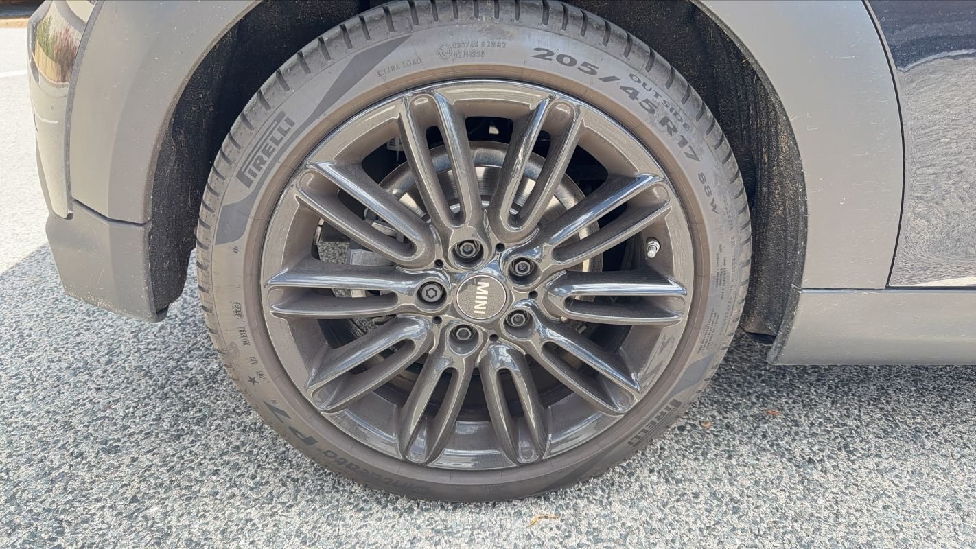 Mini Cabrio - Photo 16