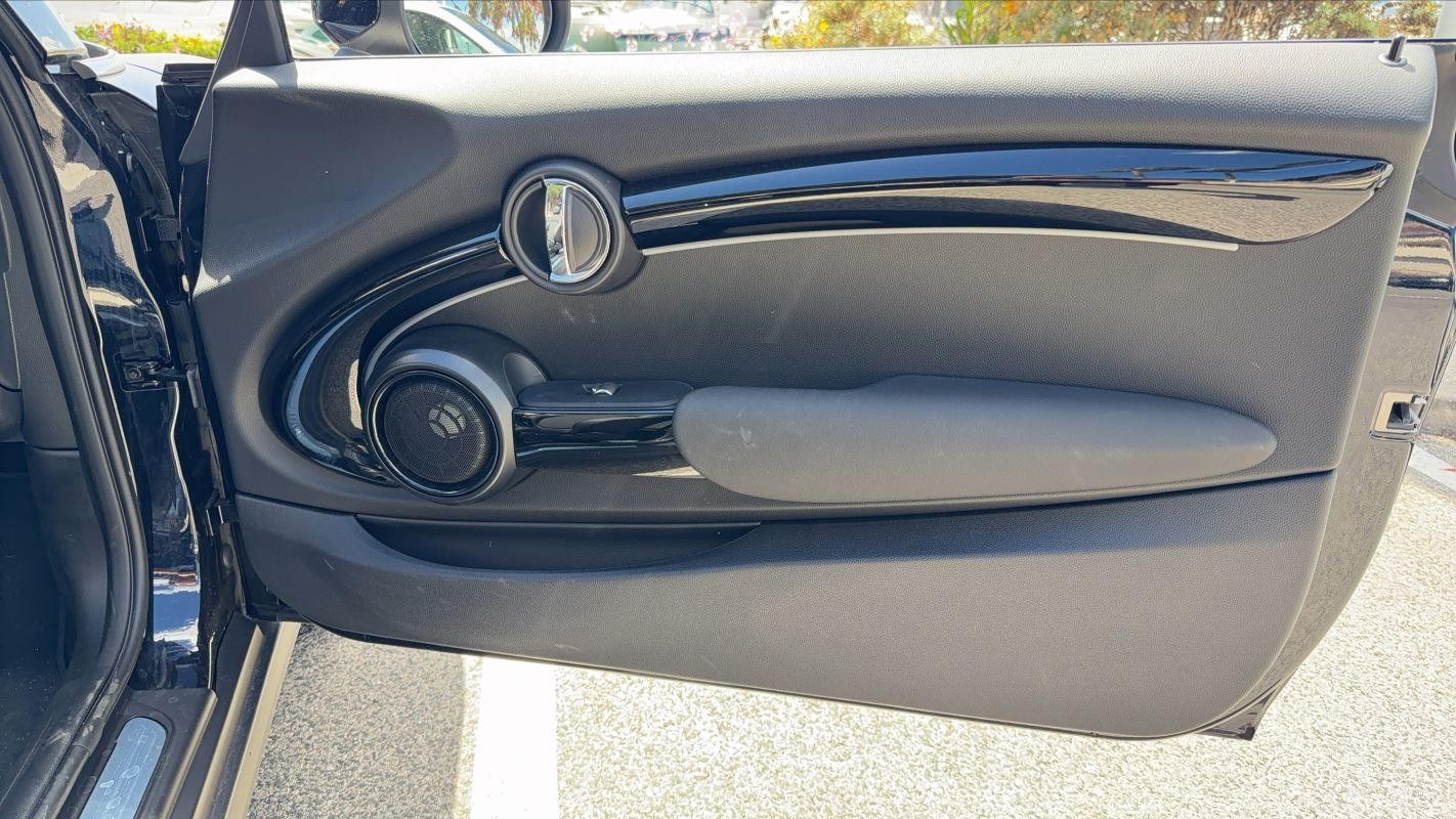 Mini Cabrio - Photo 22
