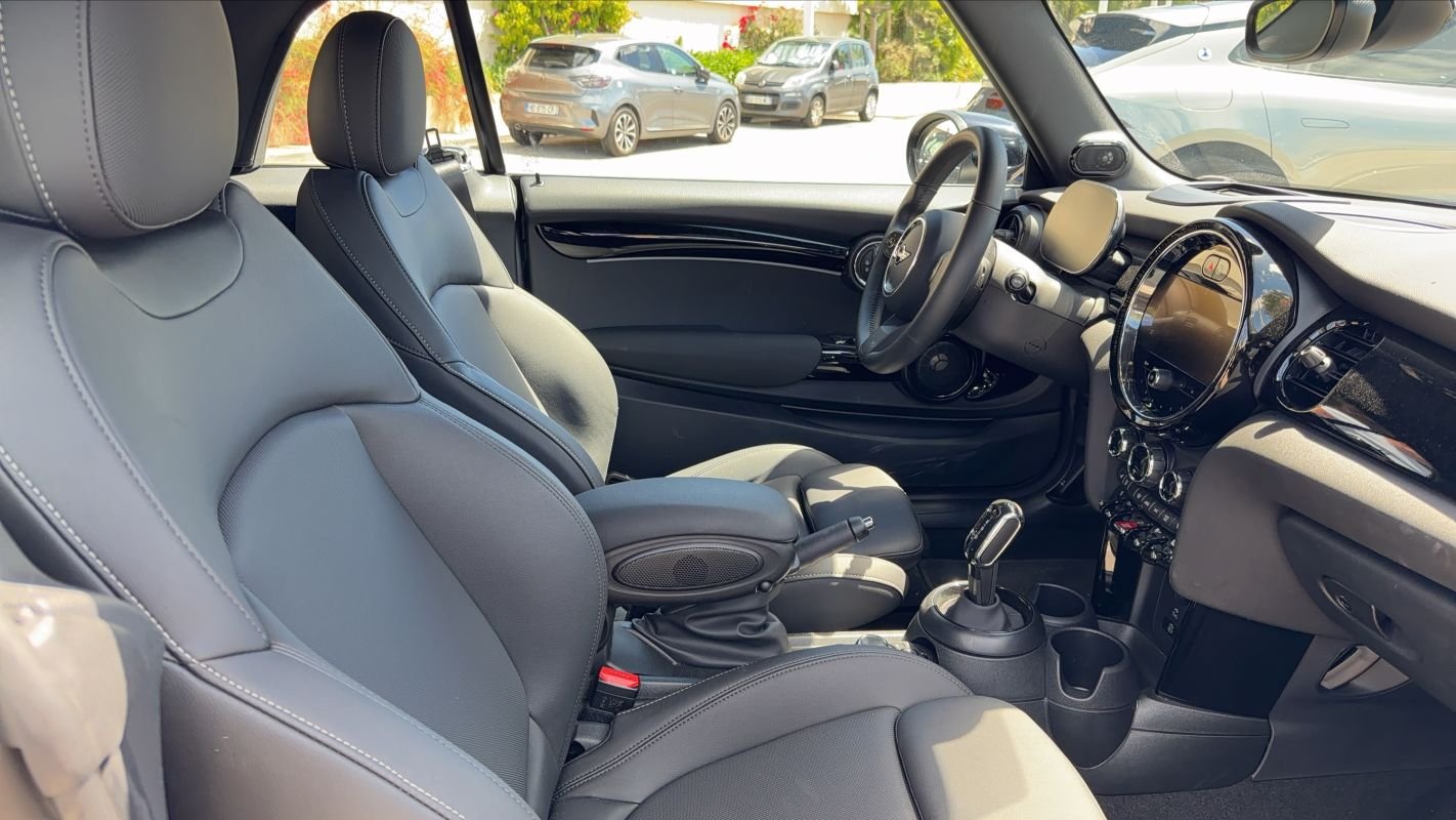 Mini Cabrio - Photo 26