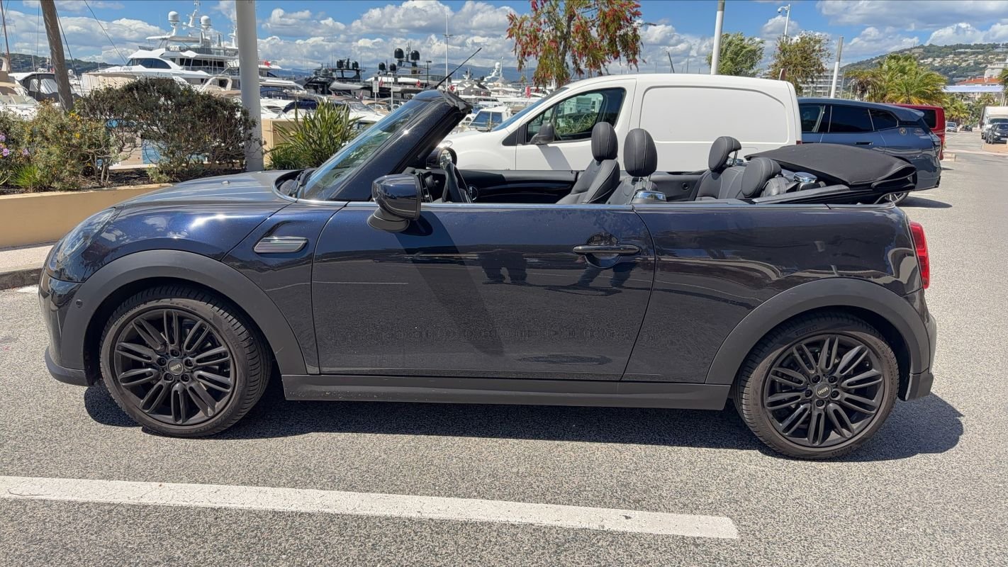 Mini Cabrio - Photo 29