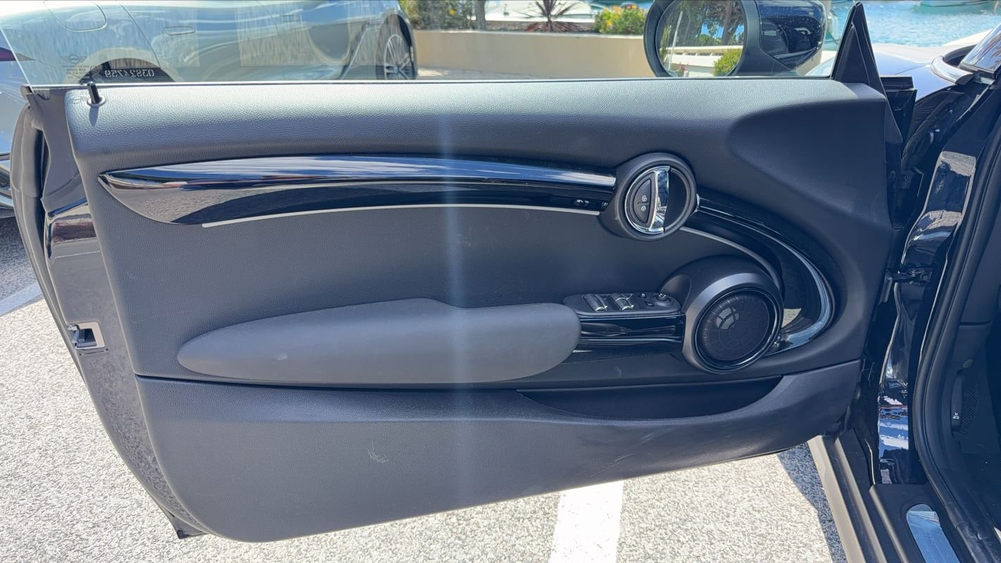 Mini Cabrio - Photo 7