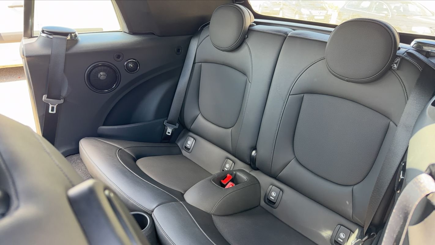 Mini Cabrio - Photo 9