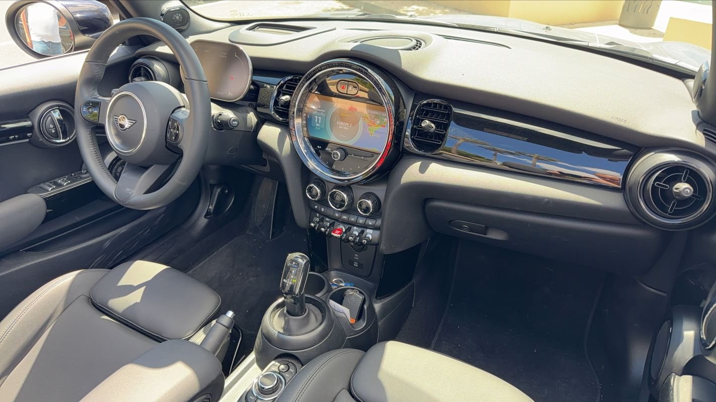 Mini Cabrio - Photo 10