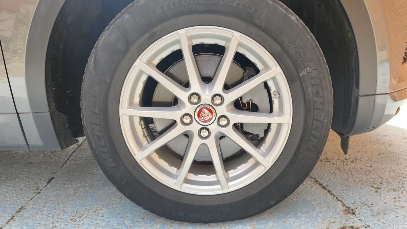 Jaguar E-PACE - Photo 17