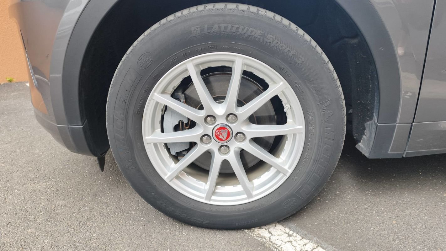 Jaguar E-PACE - Photo 18