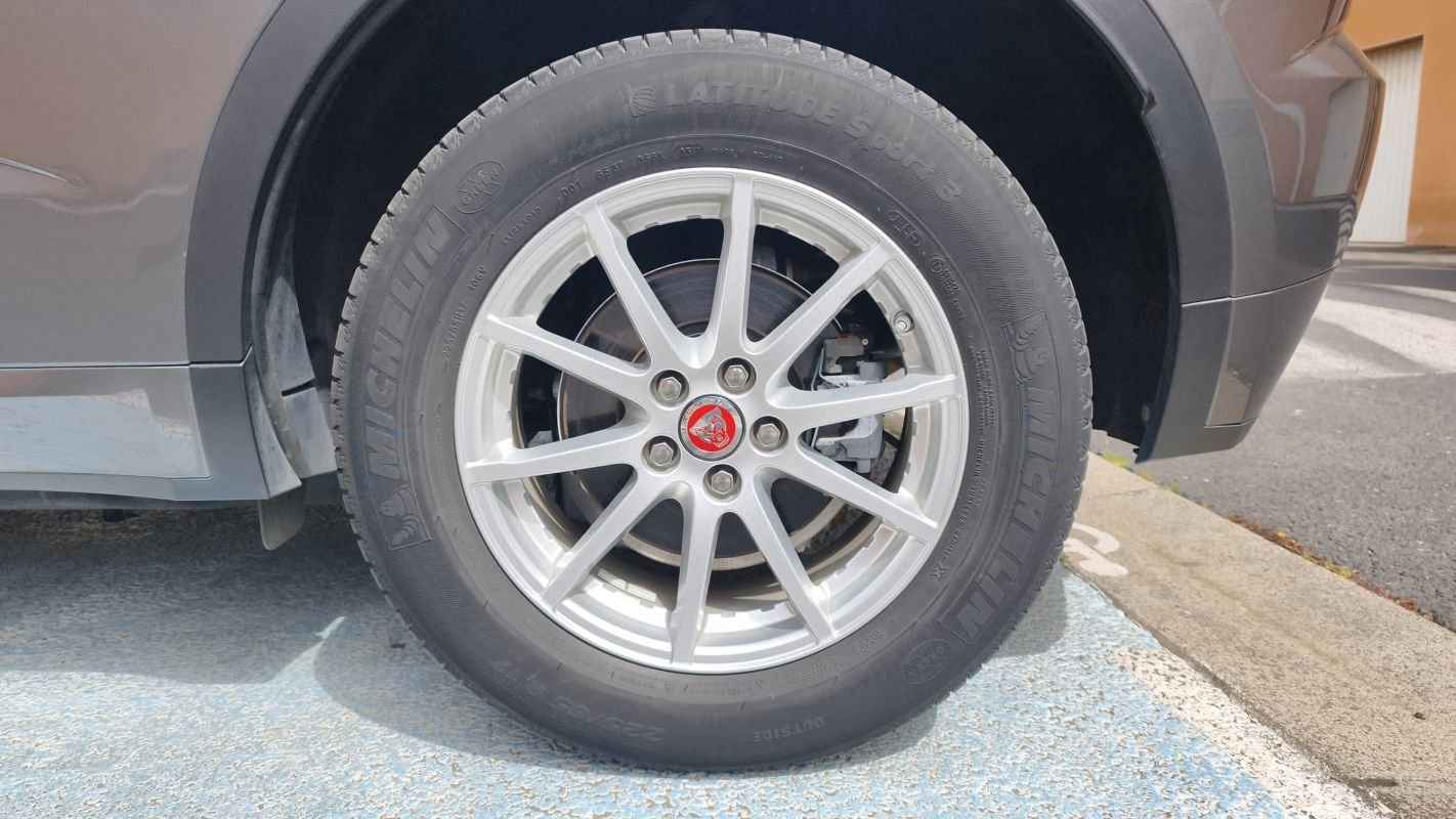 Jaguar E-PACE - Photo 19