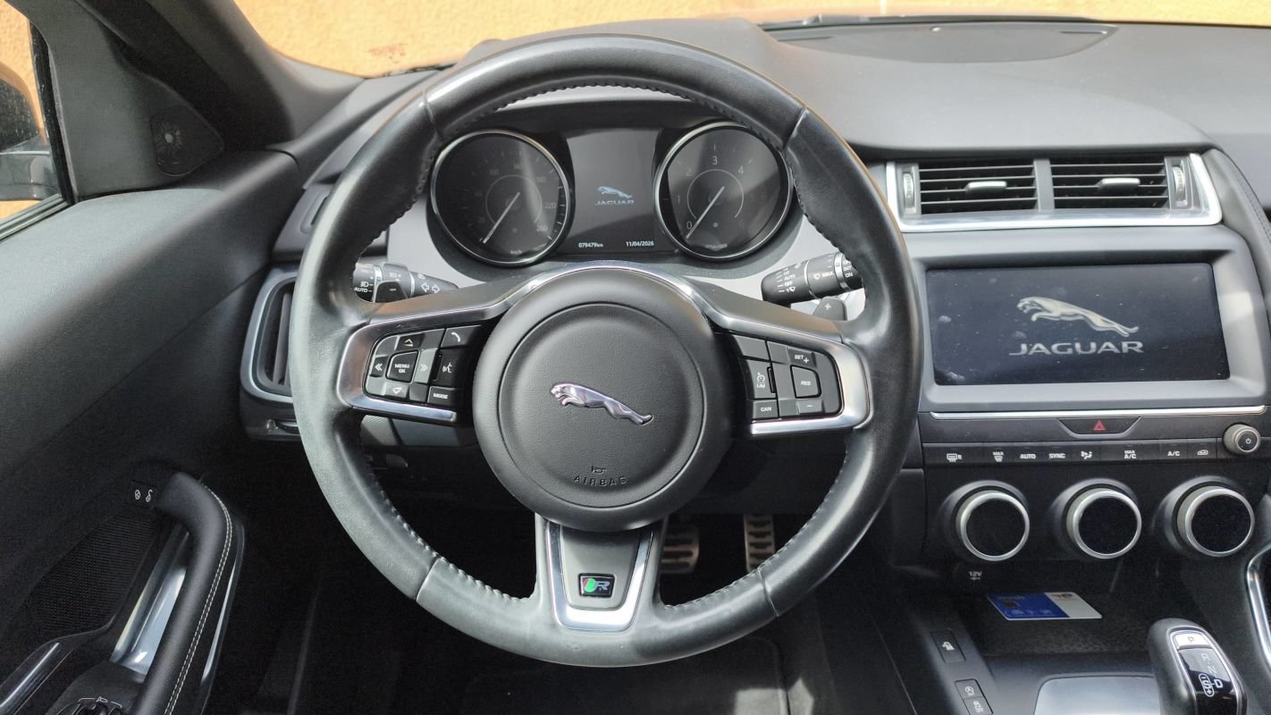 Jaguar E-PACE - Photo 22