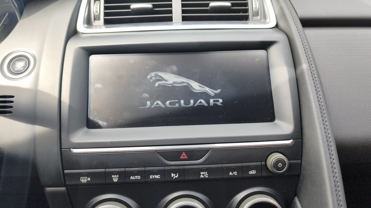 Jaguar E-PACE - Photo 24