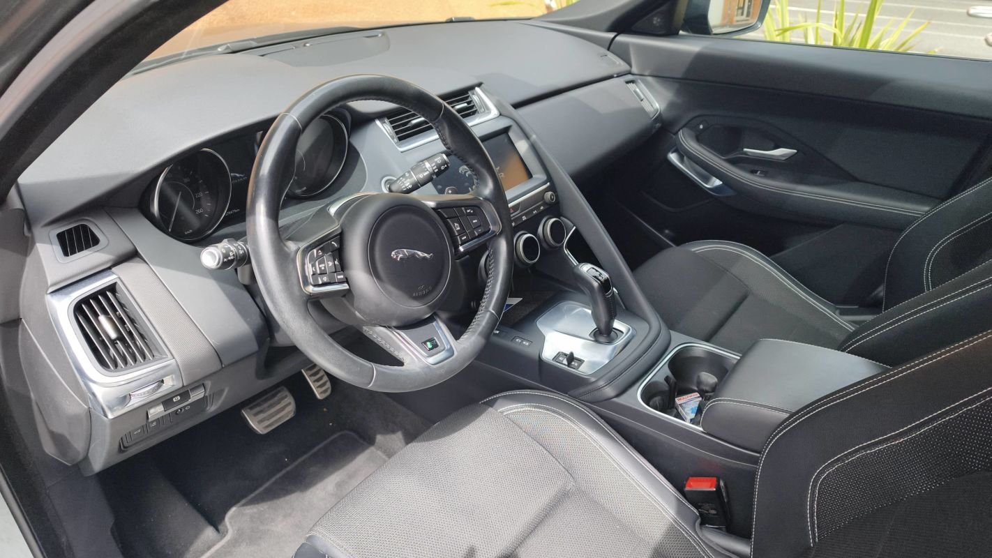 Jaguar E-PACE - Photo 8